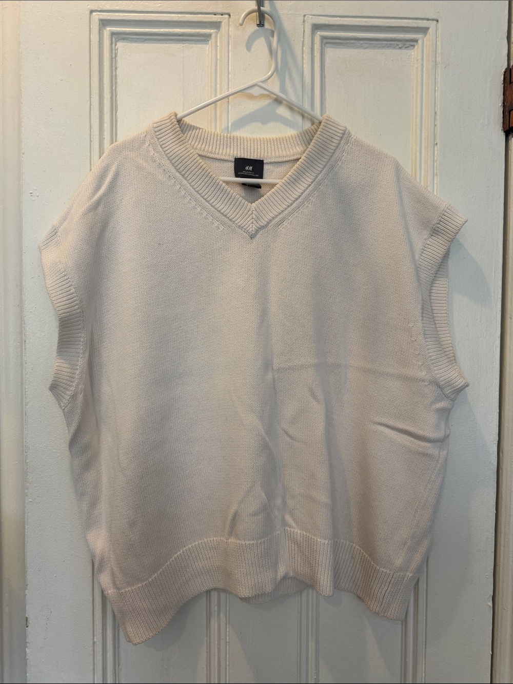 H&M Men’s XL Cream Relaxed Fit V-Neck Knit Sweater Vest Oversized